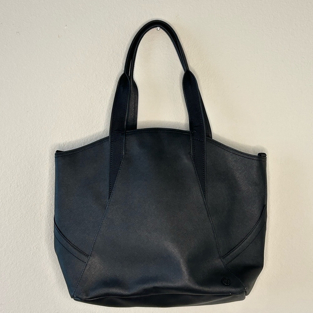 Lululemon tote